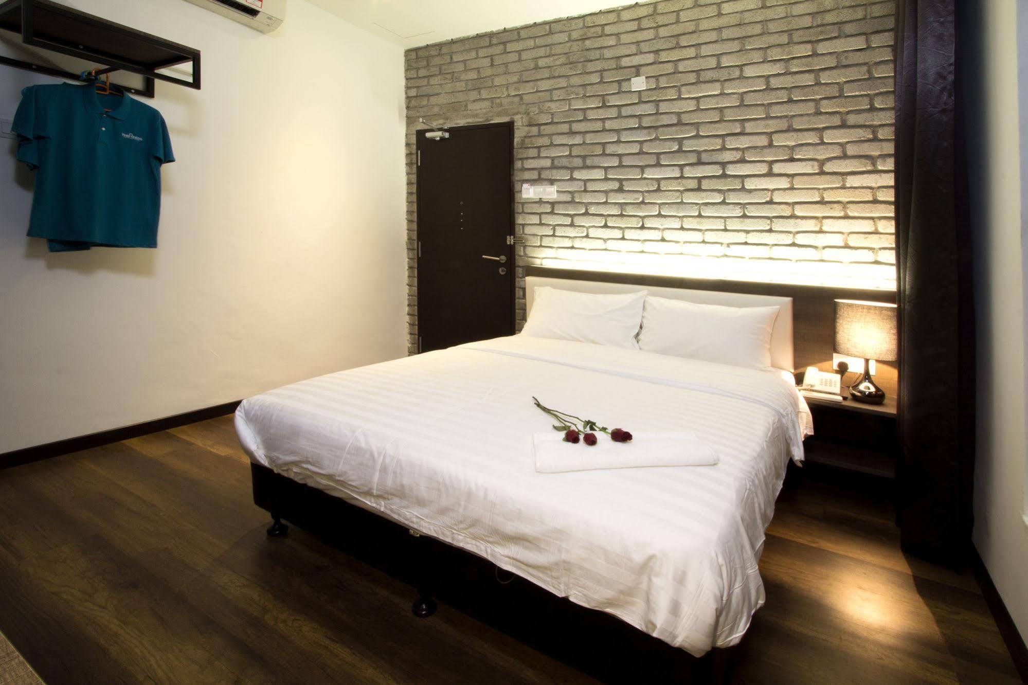 Oyo 127 The Reeds Hotel Kuala Lumpur Exterior photo