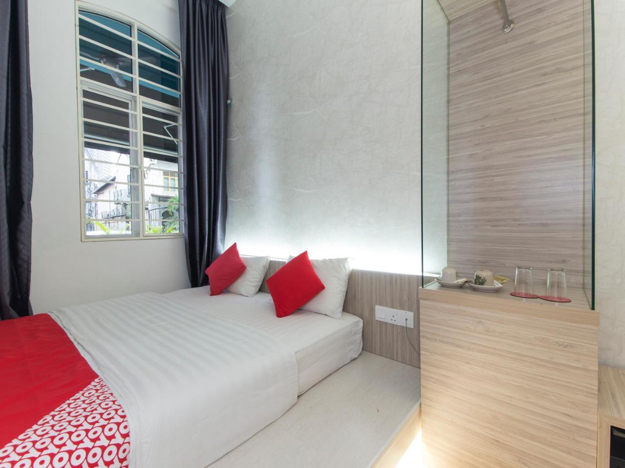 Oyo 127 The Reeds Hotel Kuala Lumpur Exterior photo