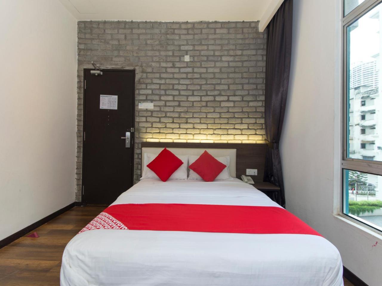 Oyo 127 The Reeds Hotel Kuala Lumpur Exterior photo