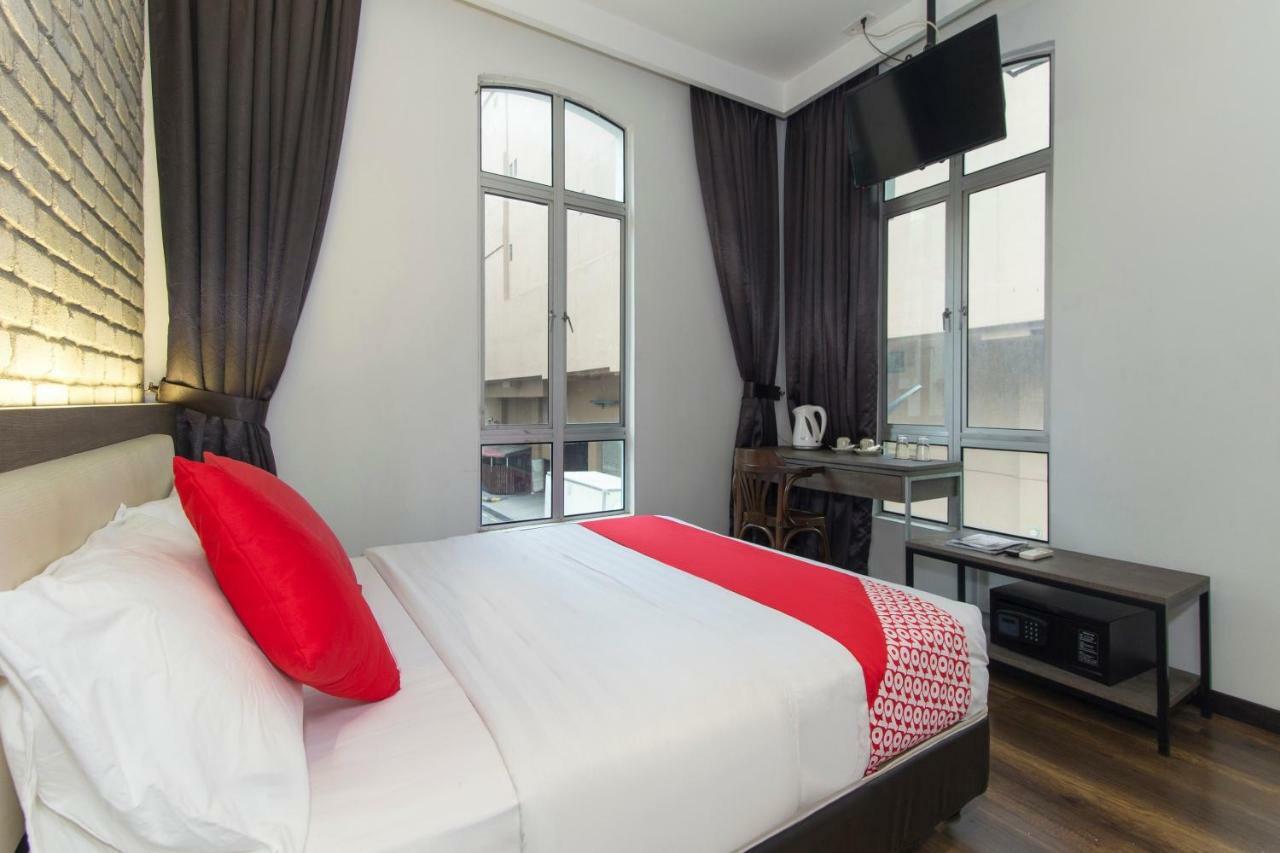 Oyo 127 The Reeds Hotel Kuala Lumpur Exterior photo