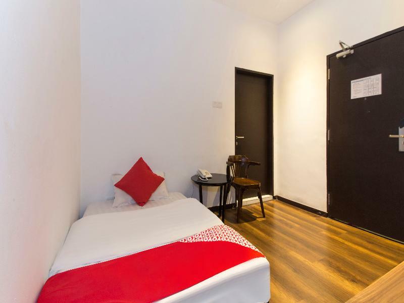 Oyo 127 The Reeds Hotel Kuala Lumpur Exterior photo